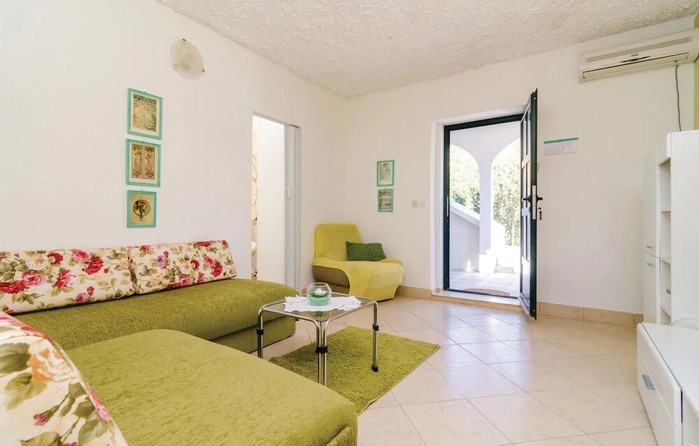 Amazing Home in Klek With Wifi and 2 Bedrooms