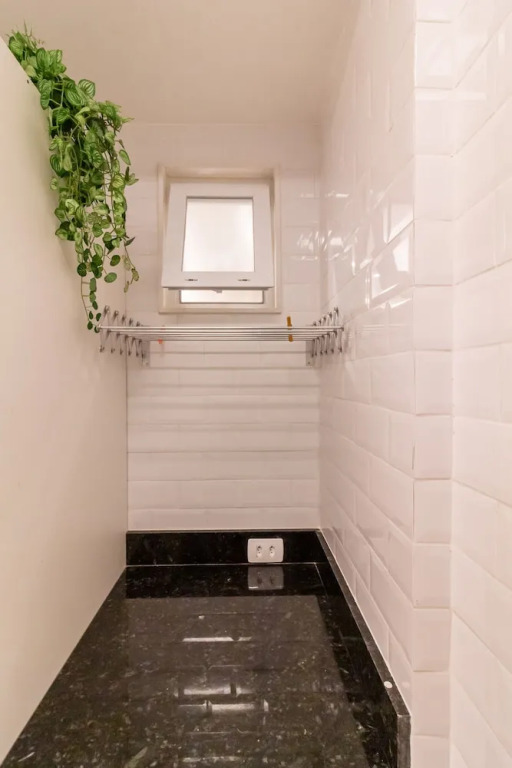 Loft With Soundproof Windows 5-minute Walk to the Beach Nsc304