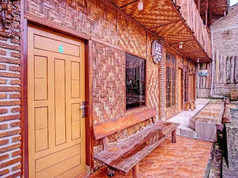 OYO 90209 DK Singarimbun Berastagi Homestay