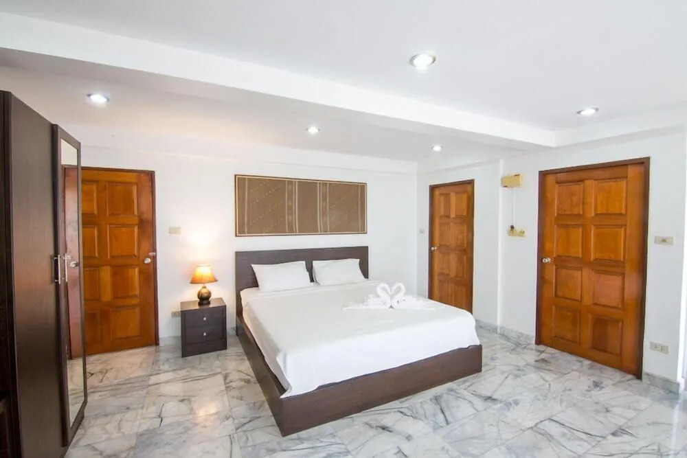 Golden Lion Guesthouse