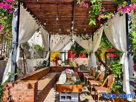 Jianshui ancient city second flower inn