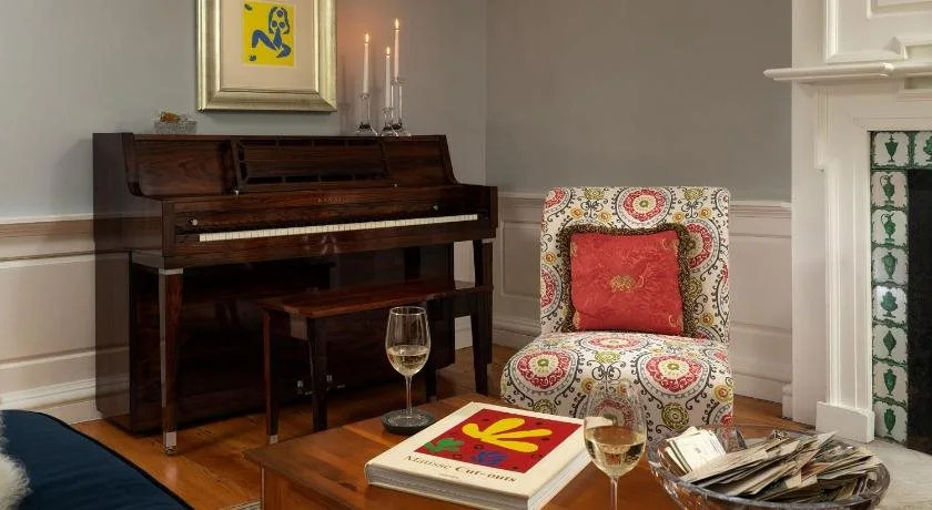 Waldo Emerson Inn