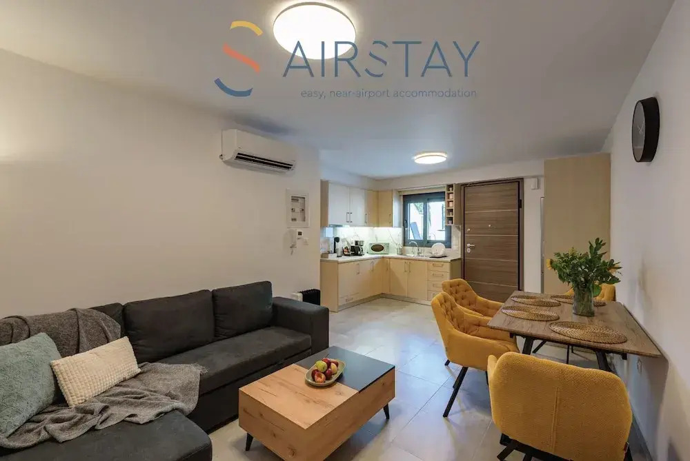 Cheli Apartments Airport by Airstay