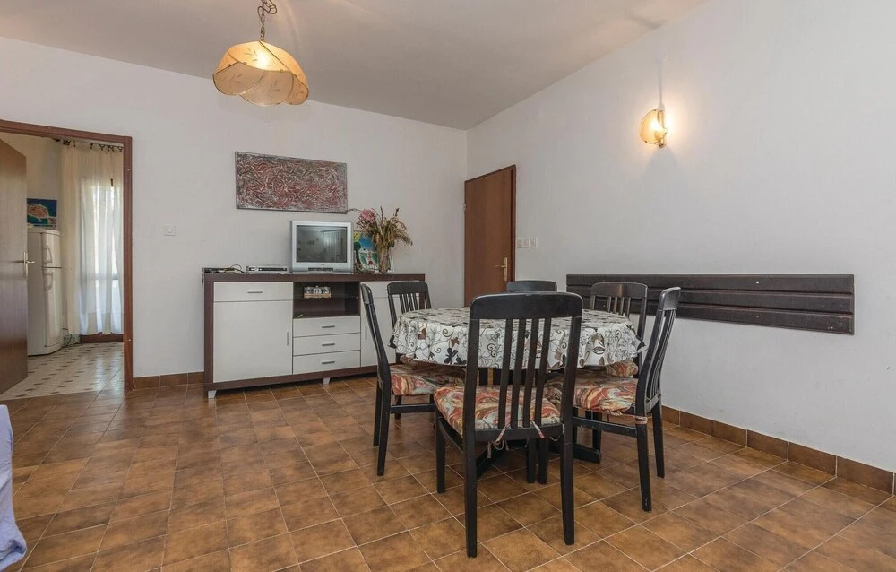 Nice Home in Privlaka With Wifi and 6 Bedrooms