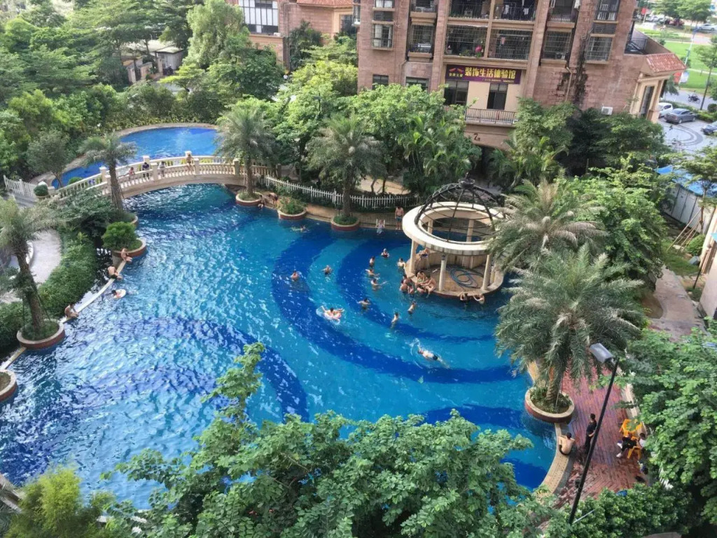 Beihai Manju Hotel (Yintan Qiaogang Folk Street Branch)