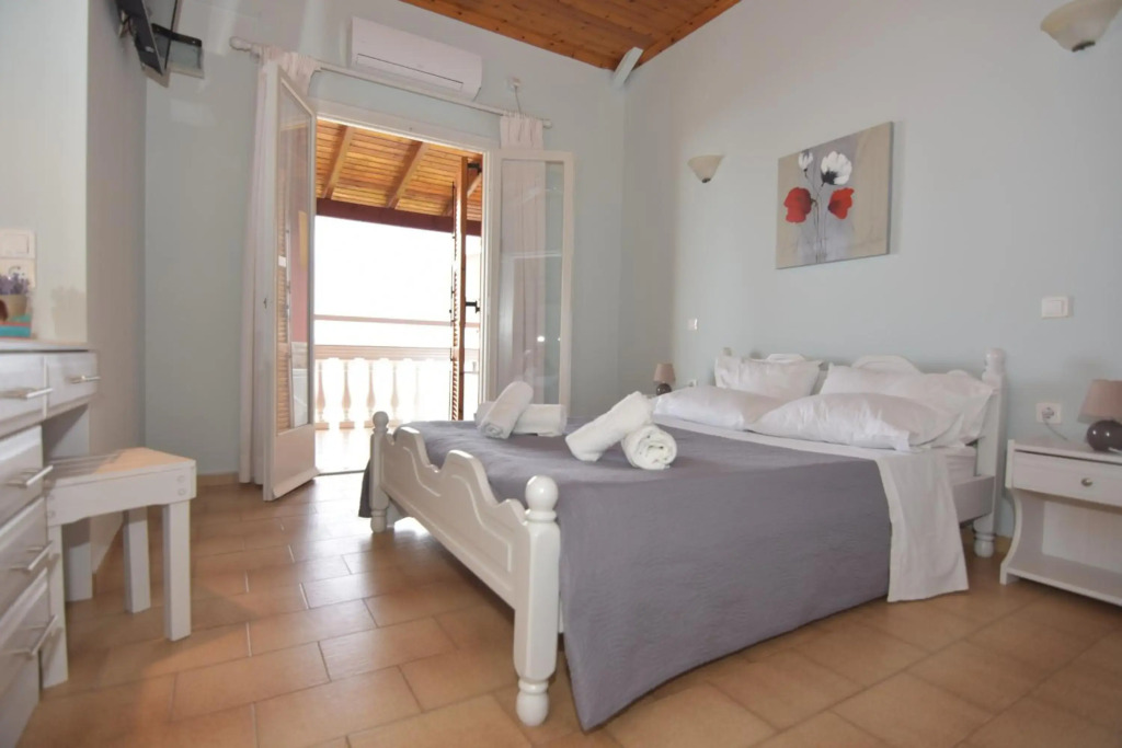 Baracunda Seaview Apartments with private Hot Tub by Konnect