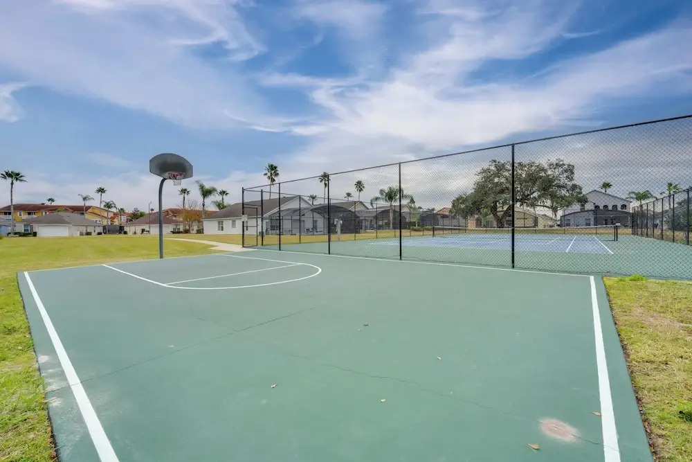 8 Mi to Disney World: Townhome w/ Balcony & Patio!