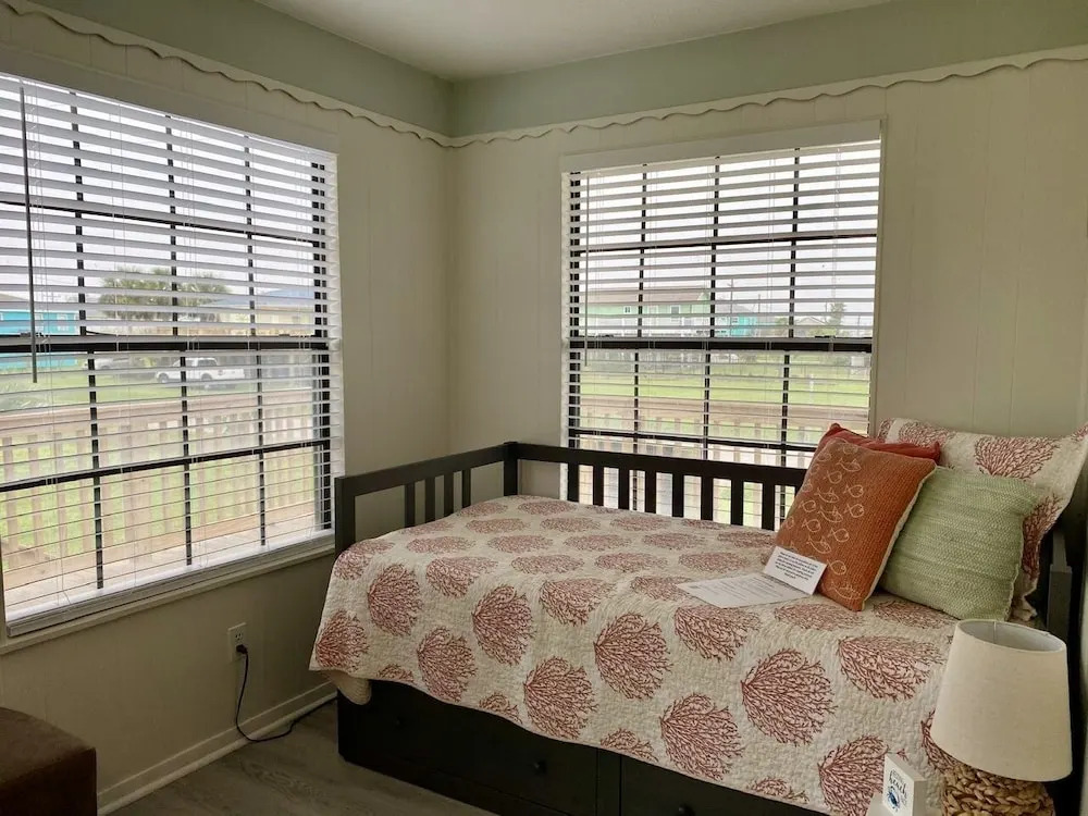 Sea Salt On The Rim 2 Bedroom Home by Redawning