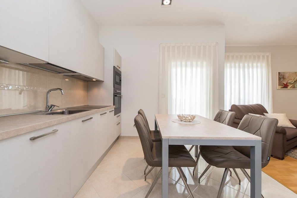 Sargas Suite 4 With Garden View