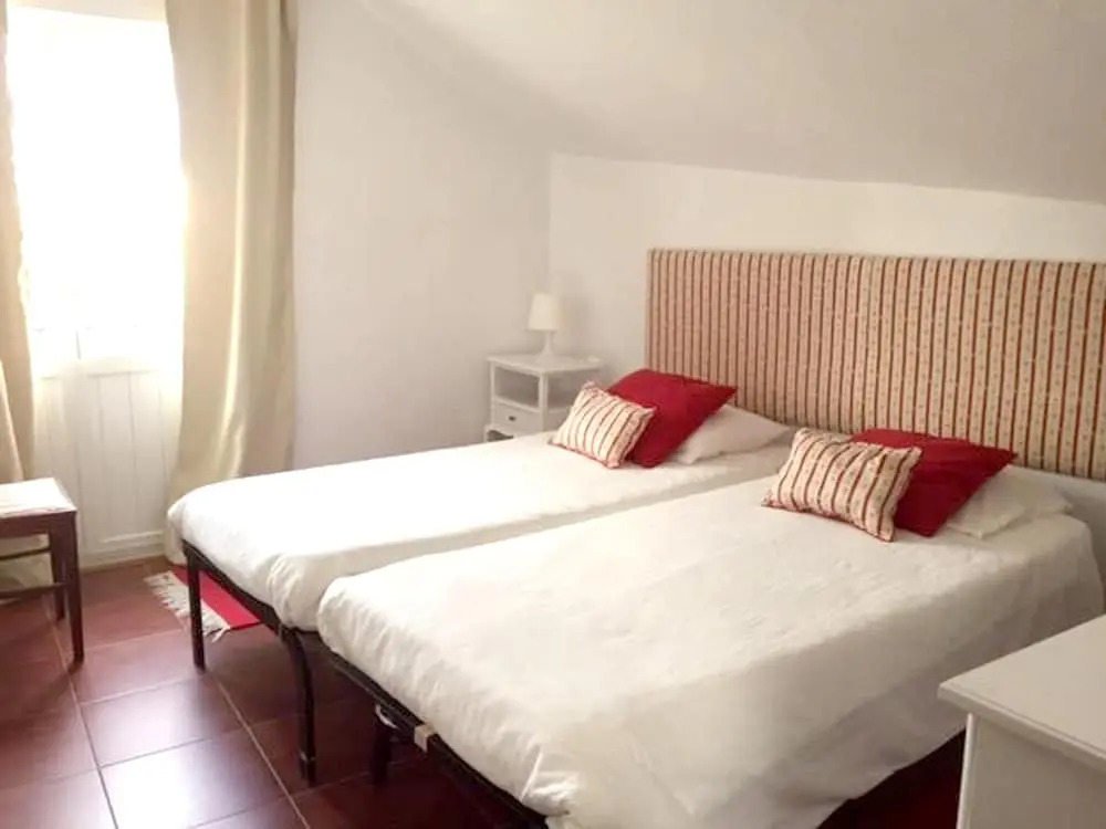 House With 3 Bedrooms in São Martinho do Porto, With Balcony and Wifi Near the Beach