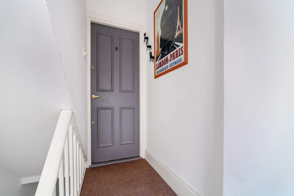 Period Victorian Abode In Idyllic Kings Cross