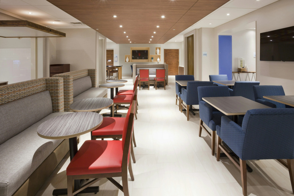 Holiday Inn Express Roseville-St. Paul by IHG