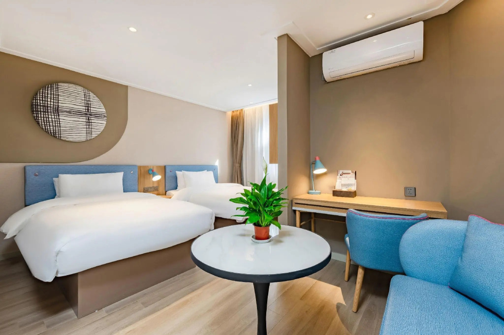 Home Inn Dongfeng Square