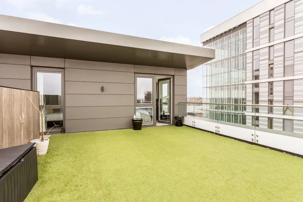 Stunning Brentford Penthouse