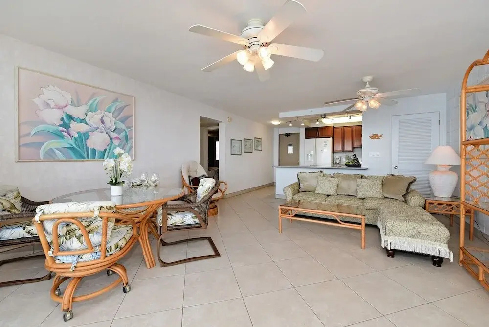 Valley Isle #905 1 Bedroom Condo by RedAwning