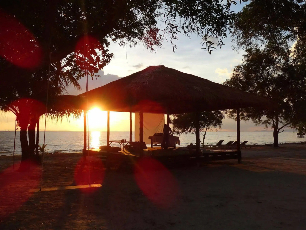 Mango Beach Resort
