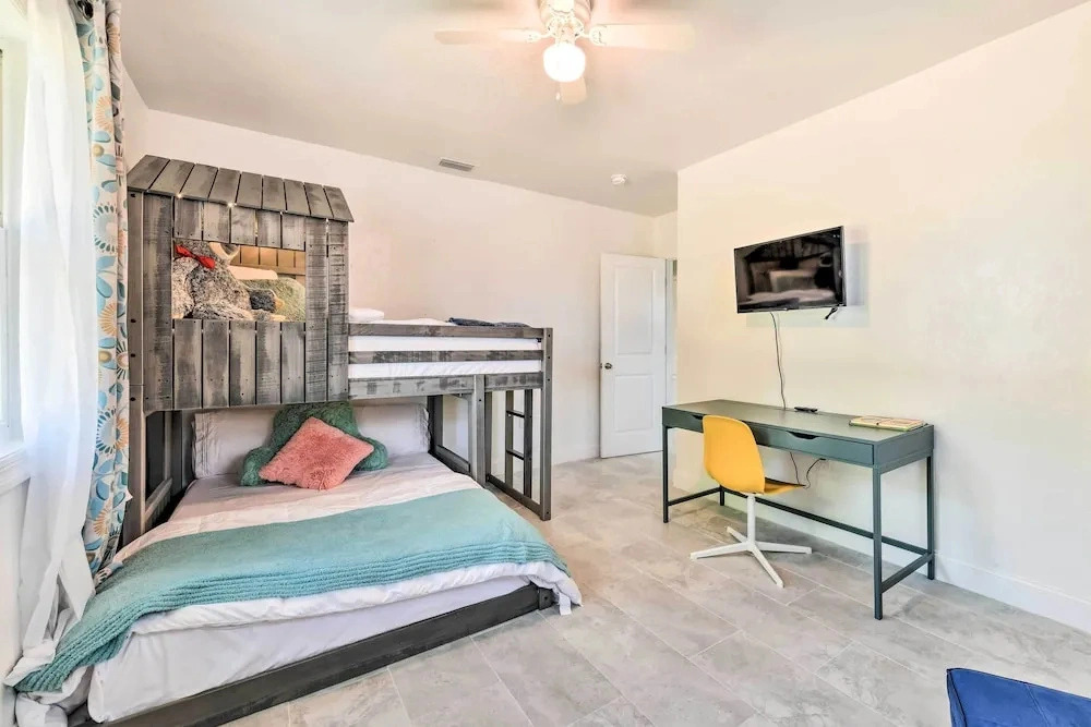 Bright, Pet-friendly Retreat in Avon Park
