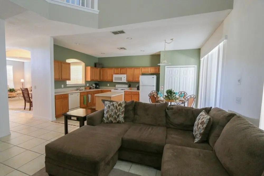 Exclusive 7 Bedroom Pool In Resort Community Condo