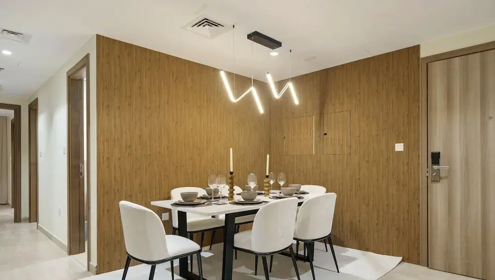 2BR w Canal & Burj View Near Dubai Mall