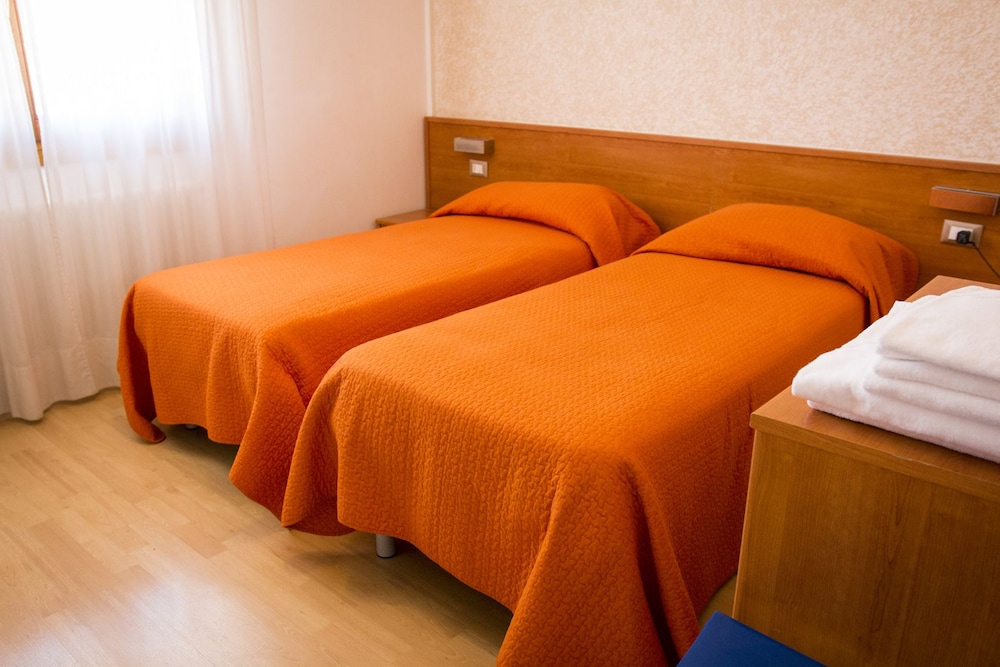Hotel Ristorante Cigno - Camere and Aparthotel