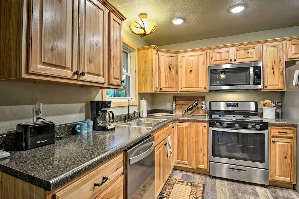 Pet-friendly Petoskey Area Cabin, Walk to River!