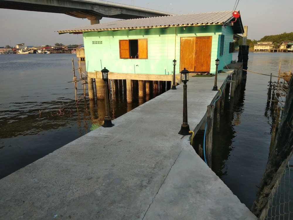 Blue House Homestay