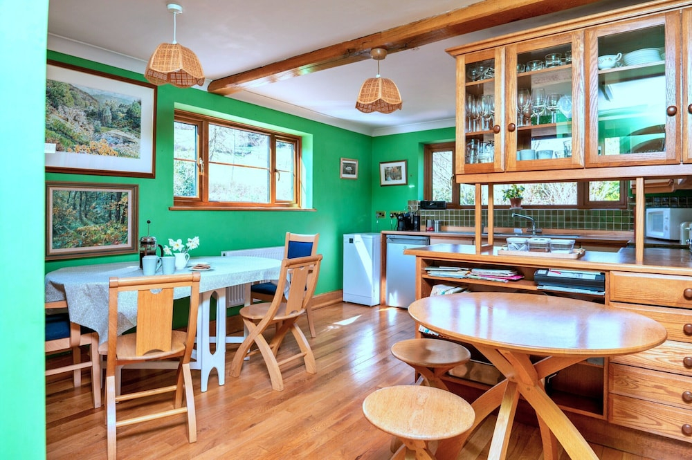 Holiday Home in Mid Wales With Countryside Views