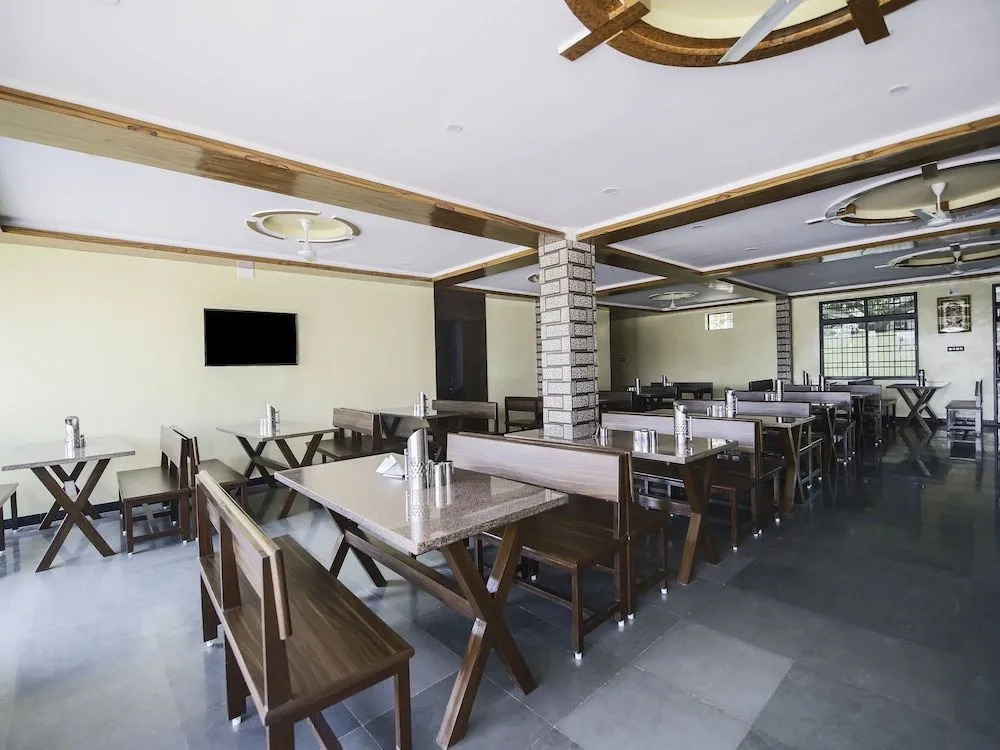 OYO 25084 Hotel Jai Hind