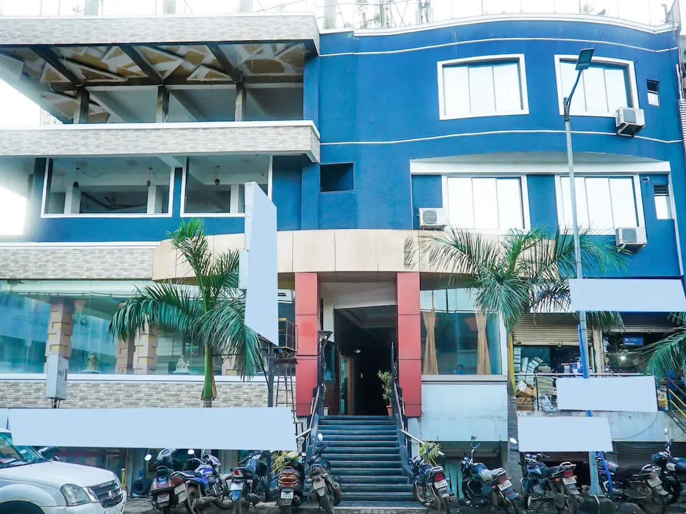 OYO Flagship 15921 Hotel Golden Rock