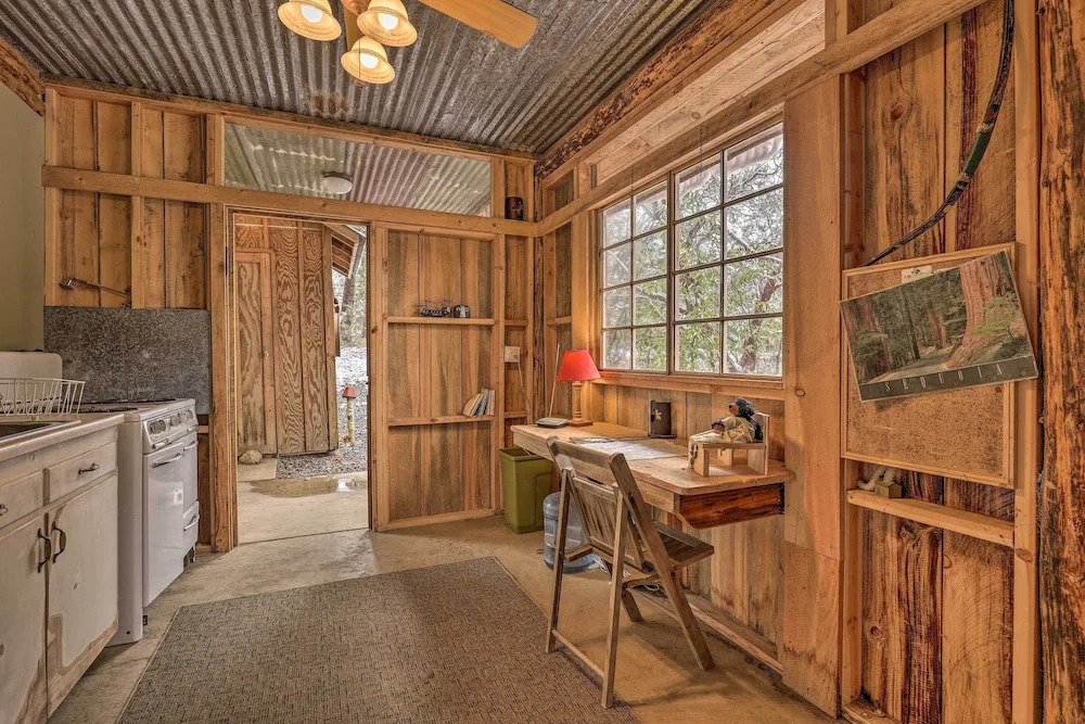 Creekside Cabin 8 Mi to Kings Canyon National Park