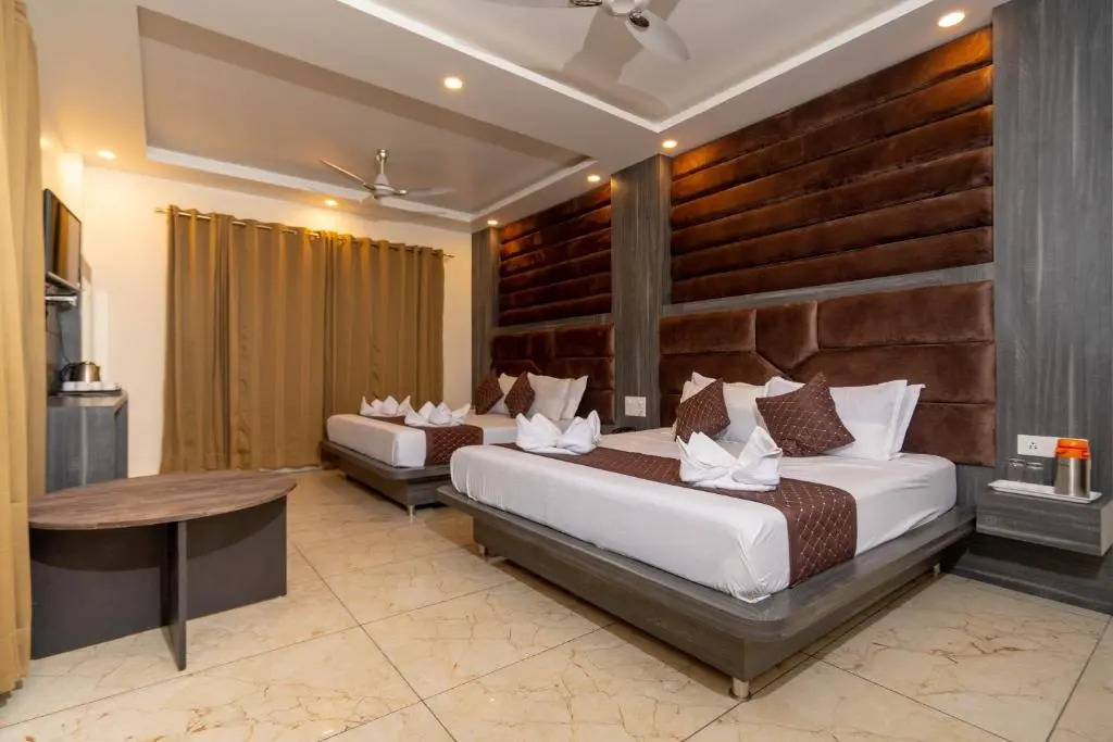 Hotel The Vaishvik Banganga Road