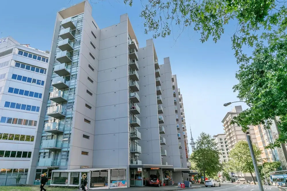 1 Bedroom Apt with 2 Bathrooms in CBD