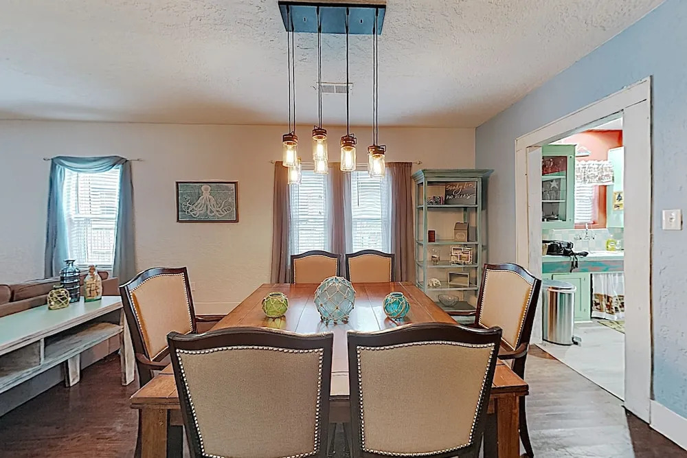 New Listing! Charming Getaway - 1 Block To Beach 3 Bedroom Home