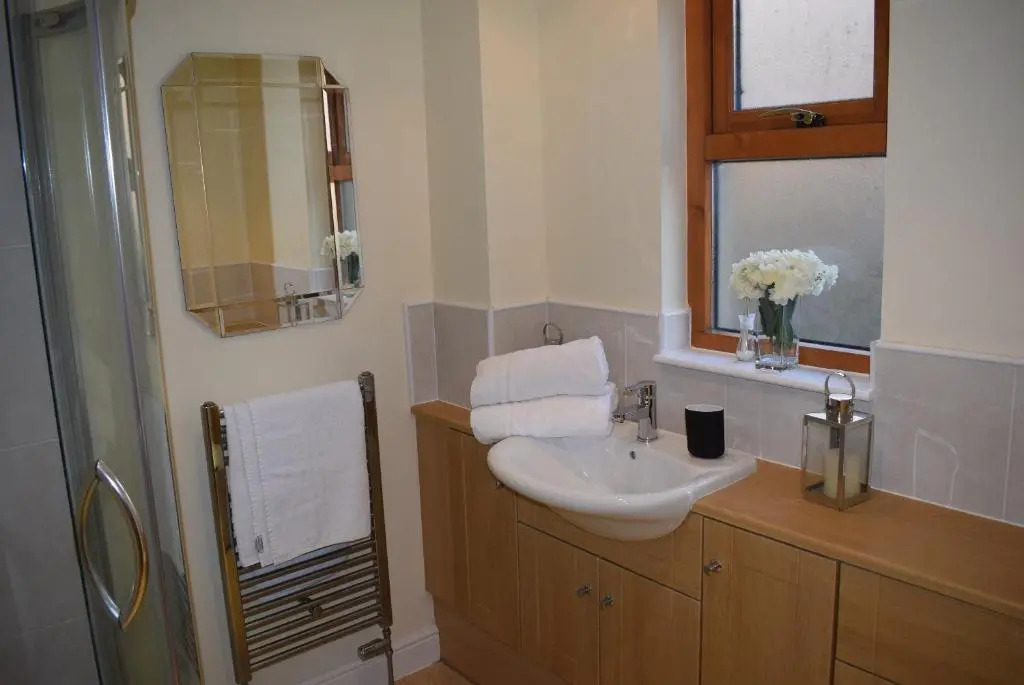Kelpies Serviced Apartments Kavanagh- 5 Bedrooms