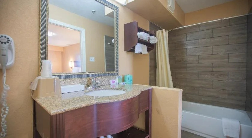 The Crossroads Hotel and Suites Irving