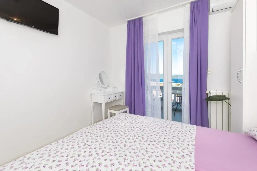 Apartment & rooms Ivica