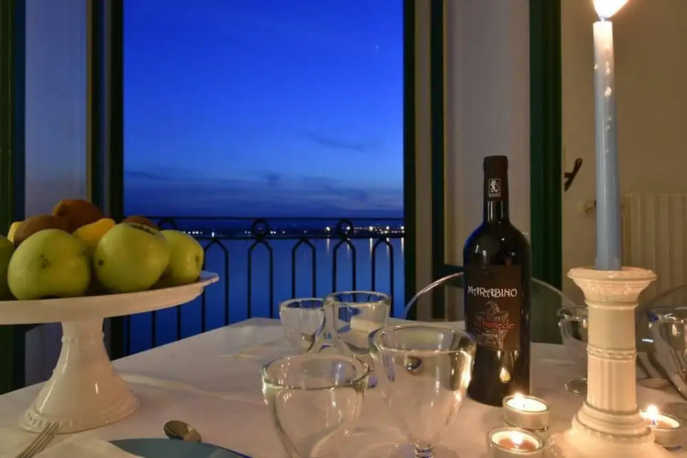 Duomo sea Side Deluxe Apartment