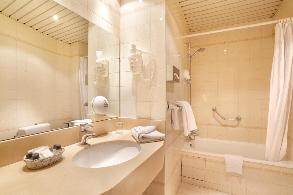 The Originals City Hotel Paix Republique