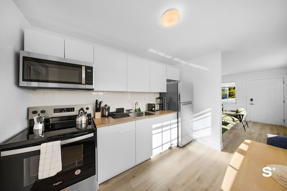 Miami Retreat 1-BD - Parking and Gym