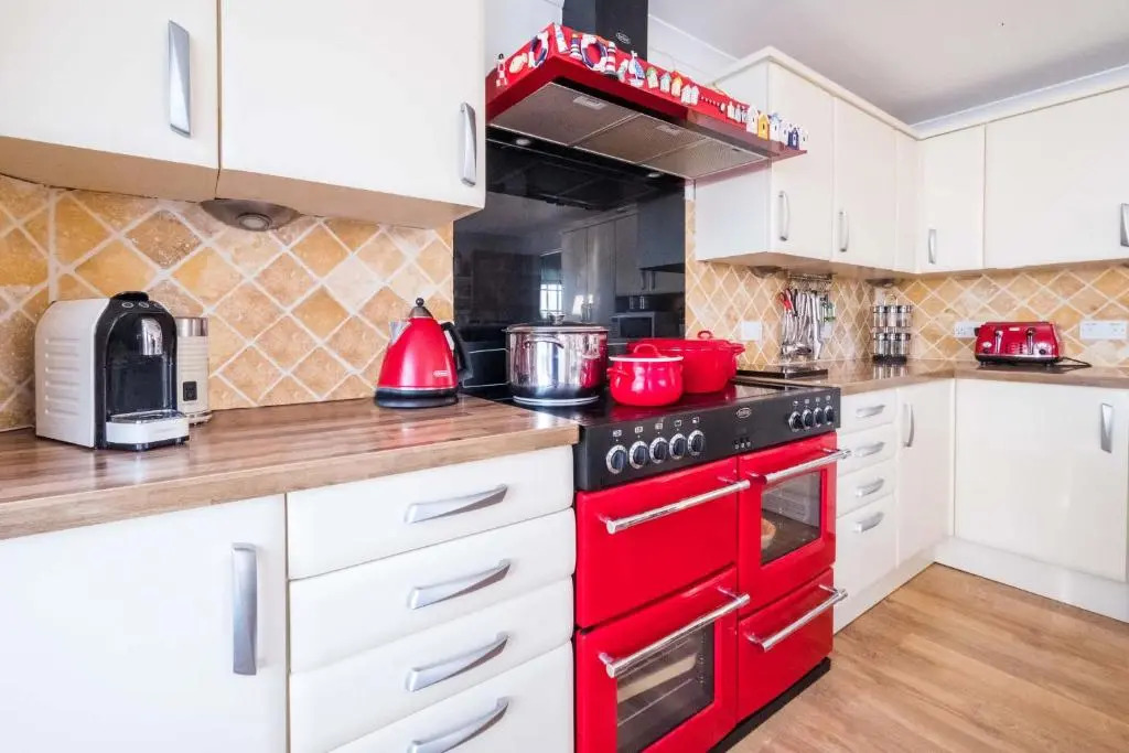 69 Saxmundham Road