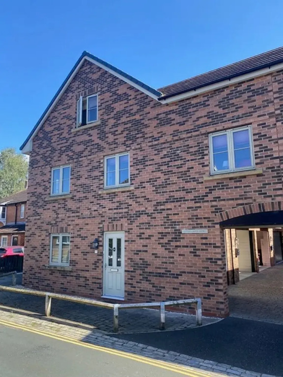 Elegant 2Bd Townhouse In Thirsk: Cozy & Stylish