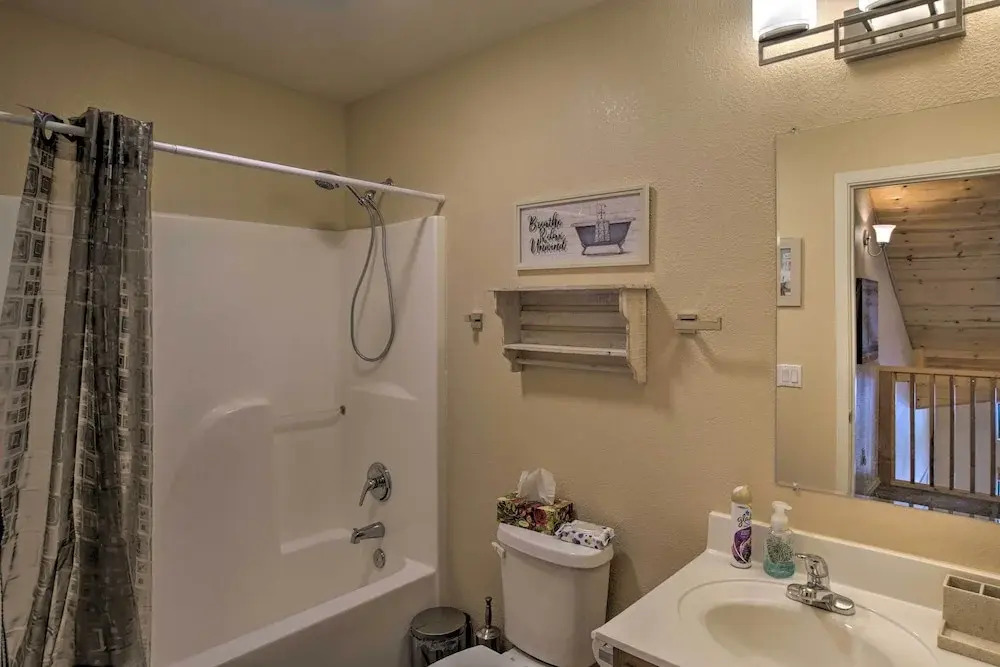 Forest-view Retreat in Payson, Close to Hiking!