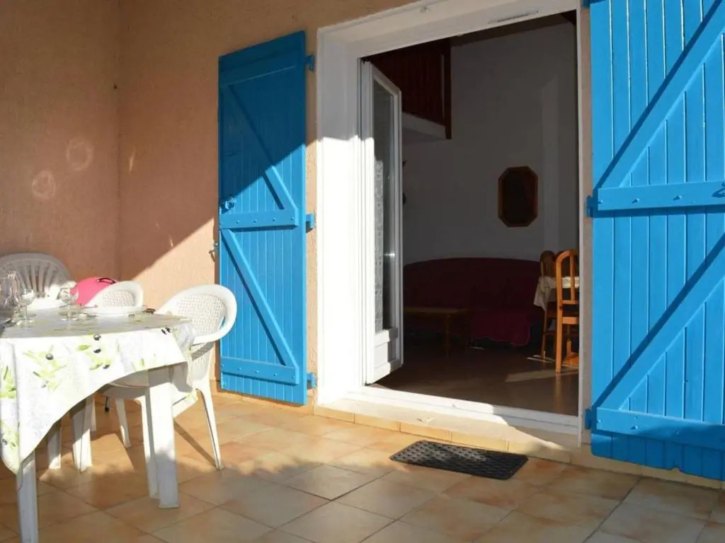 Maison 2 pièces avec mezzanine et terrasse à Saint-Cyprien - FR-1-225D-558