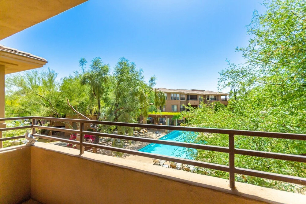 The Edge #2111 Scottsdale 3 Bedroom Condo by Redawning
