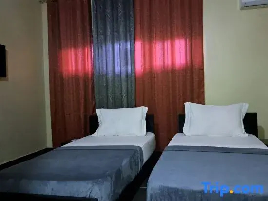 Room-deluxe Twin Beds in Royal Blue Gues