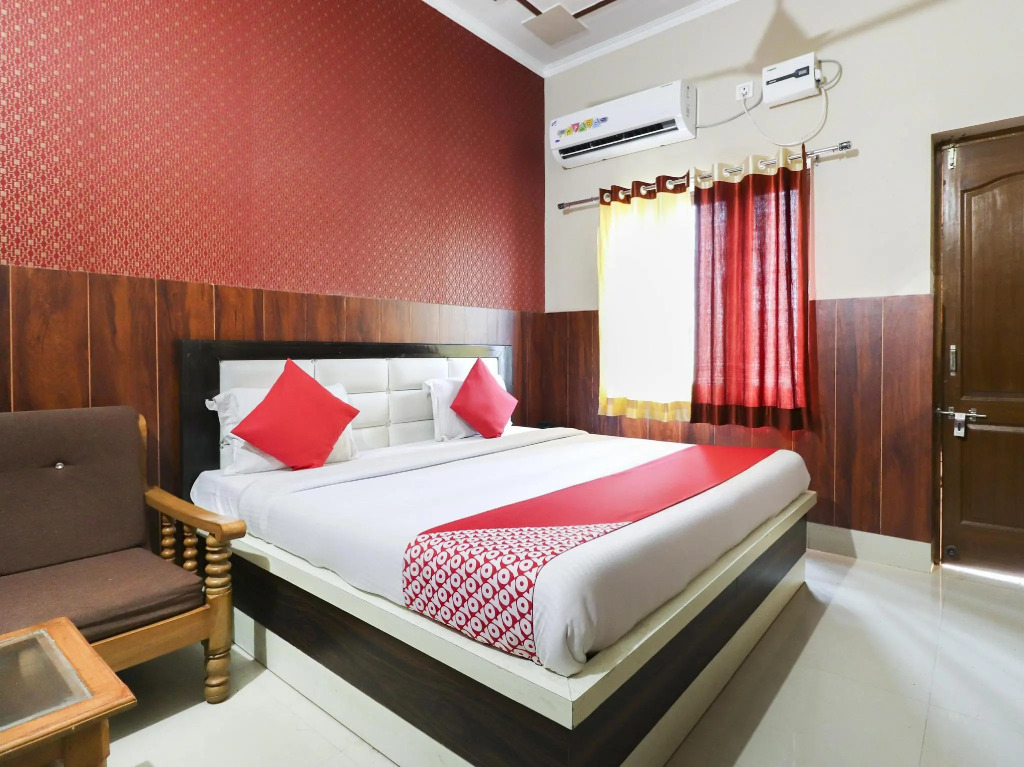 OYO 35382 Hotel Moon Light