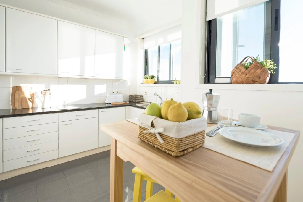 Foz Beach Apartment w Sea Views by LovelyStay