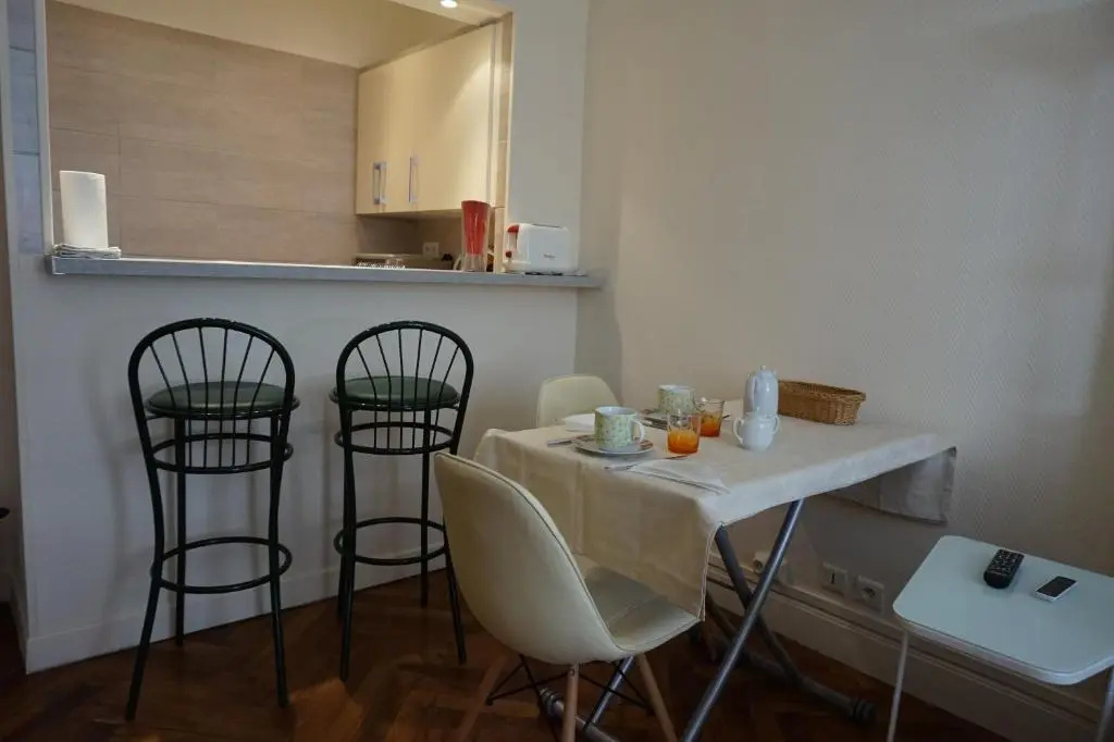 Studio Carré dOr, à 50m de la plage et du Négresco
