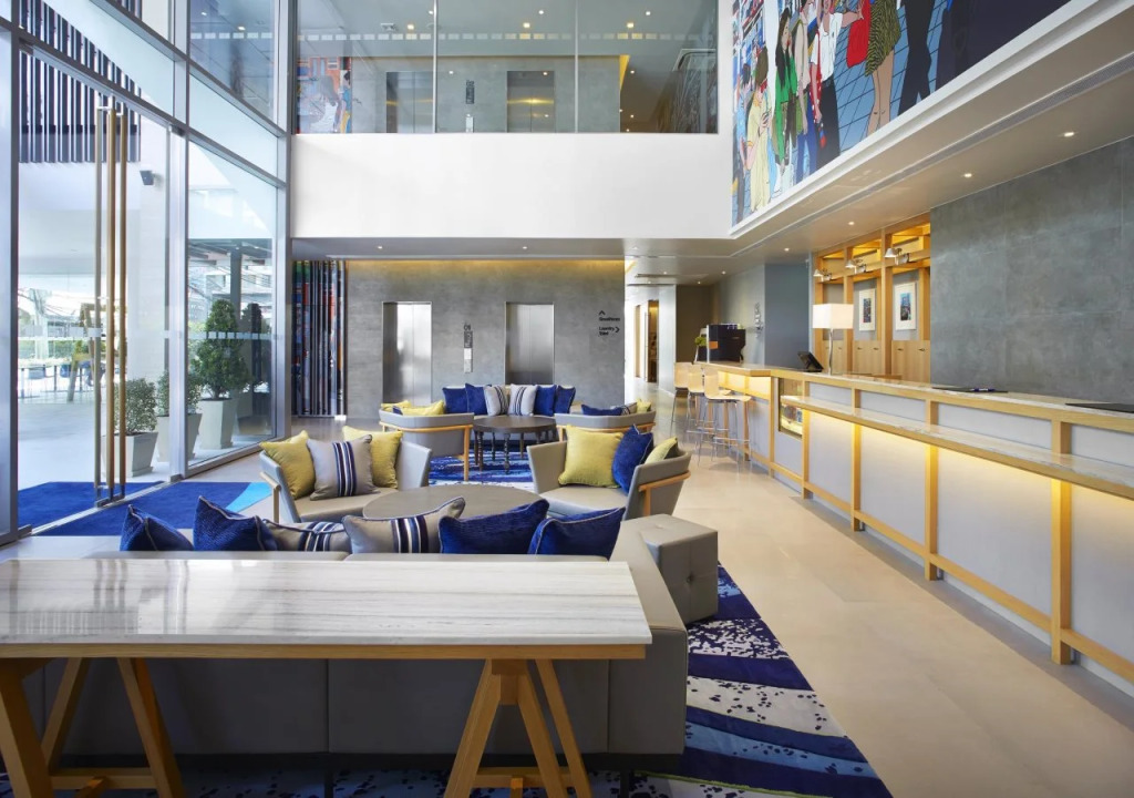 Отель Holiday Inn Express Bangkok Sathorn