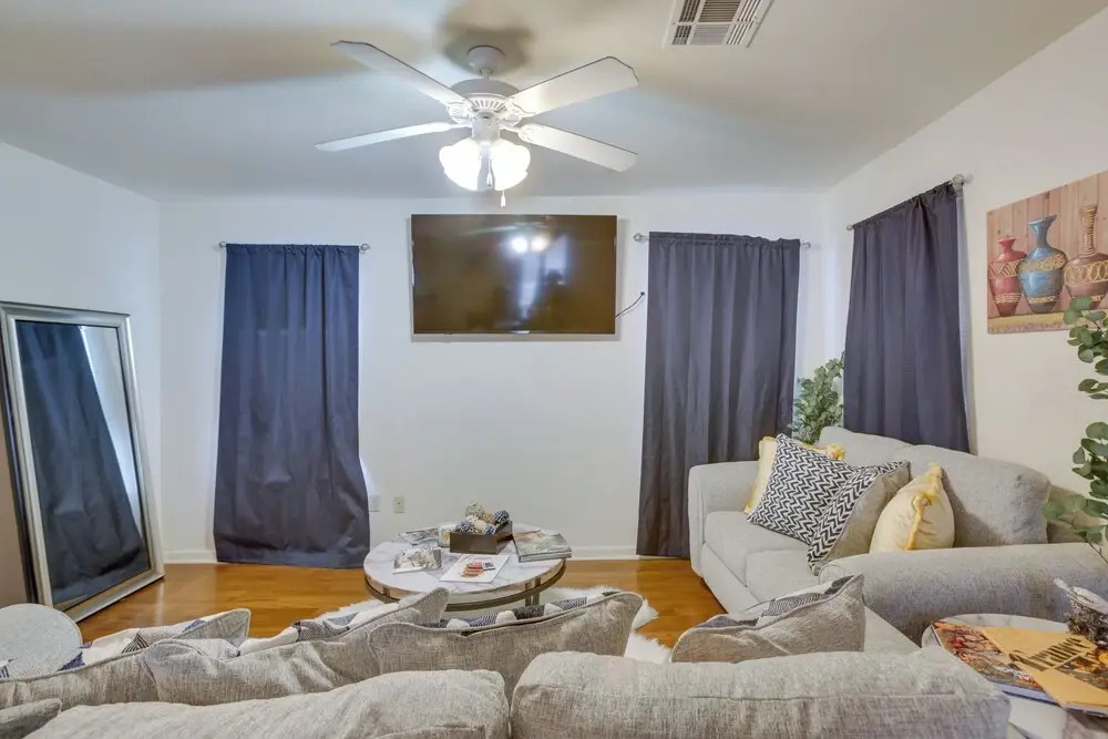 u003c 3 Mi to French Quarter: Pet-Friendly Home